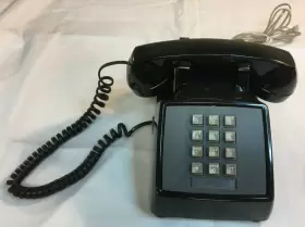 250000-VBA-20MD CORTELCO Cream Push Desk Telephone Clean #2 250000-VBA-20MD CORTELCO Cream Push Desk Telephone Clean #2
