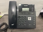 Lot Of (8) Yealink Sip-t40g Business Ip Gigabit Desk Phones. Fixed Price $149.00.